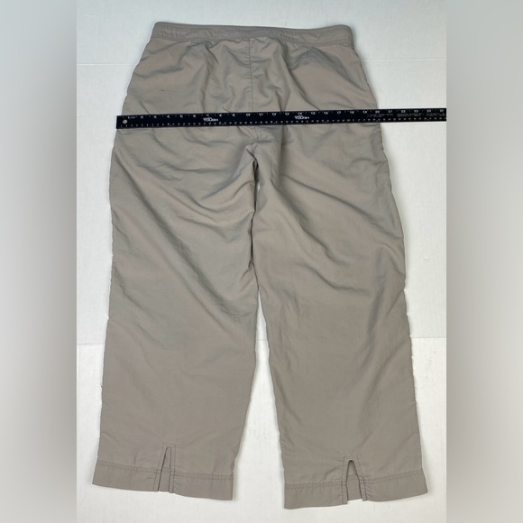REI Women’s Size 14 Capri Pants Khaki Tan UPF 50 Nylon Outdoor Hiking Lot of 2 - Picture 7 of 11
